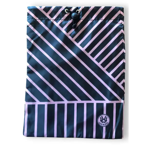 Experience Color and Convenience with the Kaio-Dia Shoe