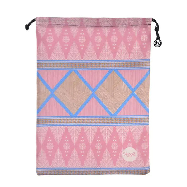 Experience Color and Convenience with the Kaio-Dia Shoe