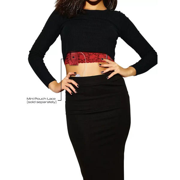 Insulin pump belt in lace worn discreetly under a black outfit, showcasing feminine style and functionality.