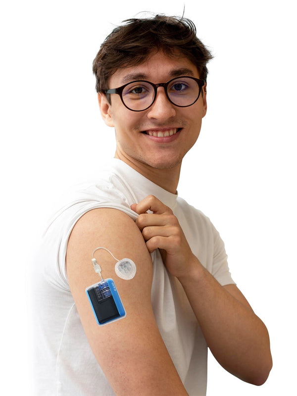 Blue Dia-Mobi Clip holding a Tandem Mobi insulin pump on the upper arm