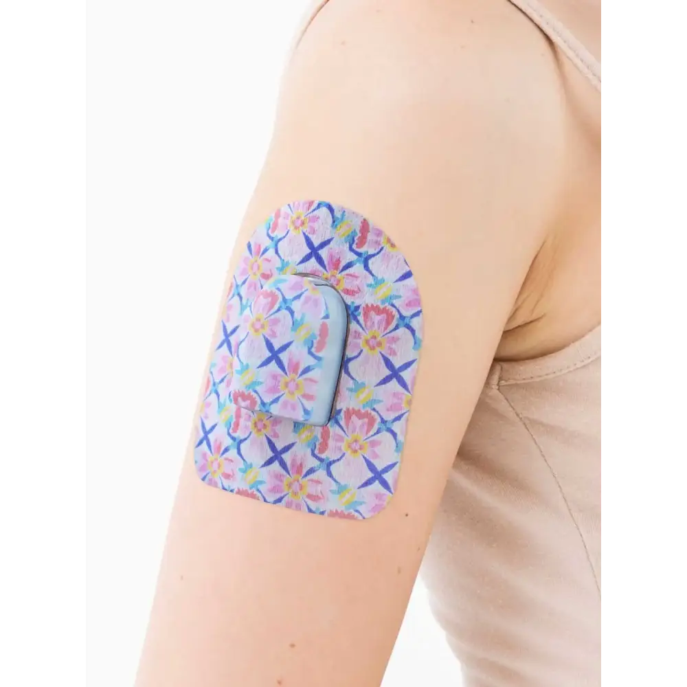 Omnipod ポッド用 固定パッチ、Spring シリーズ、腕に装着、クローズアップ